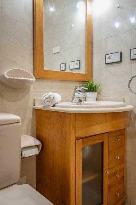 La Plaza Apartment *